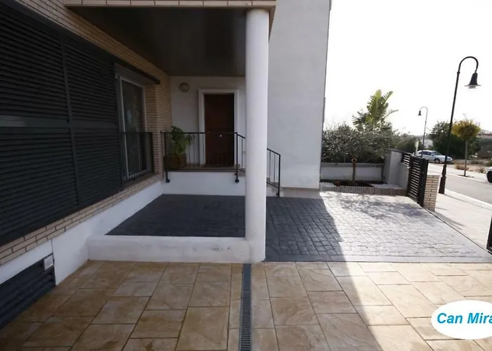 Casa Miras